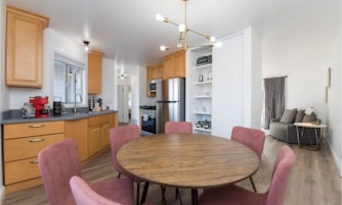 Wright Area Action Group House | Amazing Santa Rosa Wine Escape Home