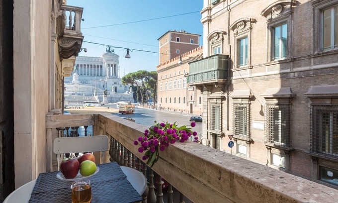 Rome City Centre Apartment | Amazing Suite Piazza Venezia Suite Int. 5
