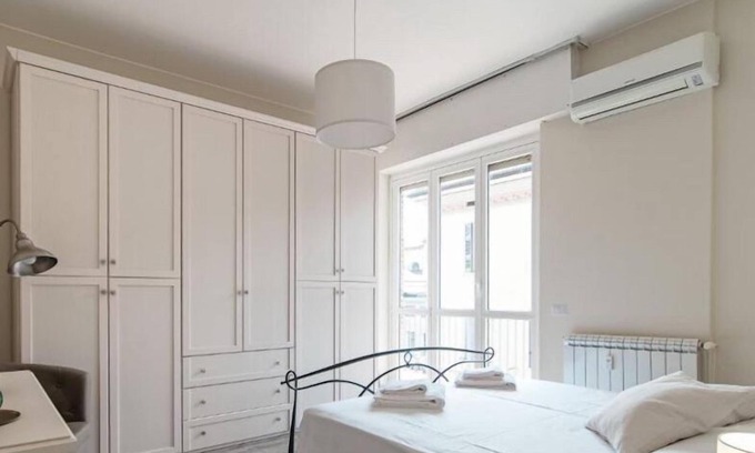 Como Apartment | Amazing suite with private parking in Como