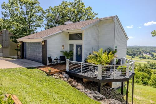 Kaiser House | Amazing Views, 3 Patios, Game Room, Modern Update