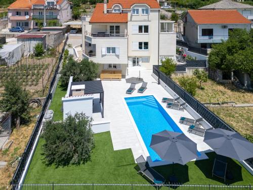 Mravince Villa | Amazing villa with breathtaking view & heated pool