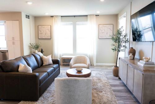 Sparks Apartment | Amazing Water View with Jacuzzi & Sky Lounge