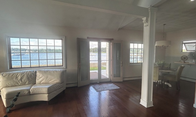 Bristol House | Amazing Waterfront location with incredible views and Beach !