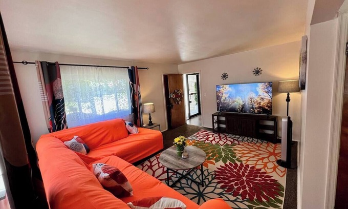 West Price Hill Apartment | Amber Glow Retreat 13 Minutes to Downtown