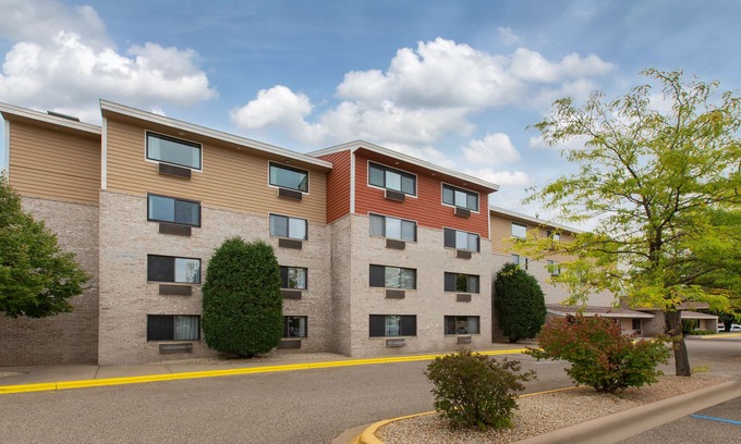 Apple Valley Hotel | AmericInn by Wyndham Apple Valley
