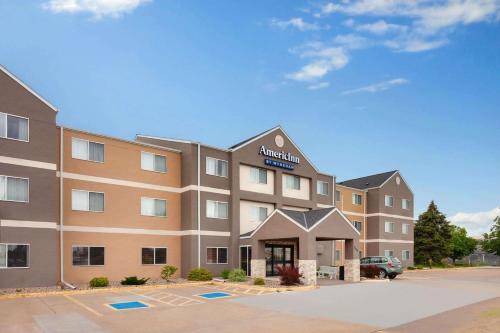 Hudson Hotel | AmericInn by Wyndham Hudson