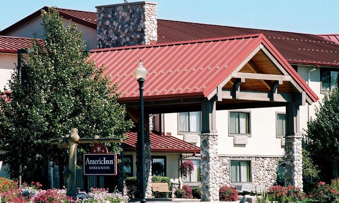 Oswego Hotel | AmericInn by Wyndham Oswego