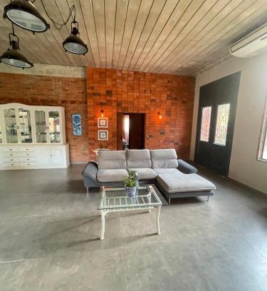 San Bernardino Villa | Amplia, moderna y tranquila casa de verano