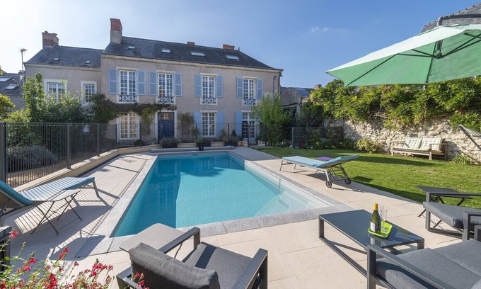 Le Lude Bed & Breakfast | An elegant, comfortable guest house in the Pays de la Loire region, France