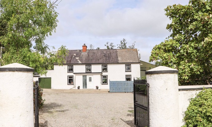 Adamstown House | AN GRIANAN, pet friendly, with open fire in Adamstown, County Wexford