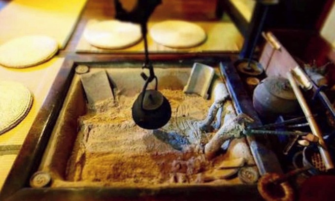 Ina House | An old folk house with a hearth in the forest 30/Ina Nagano