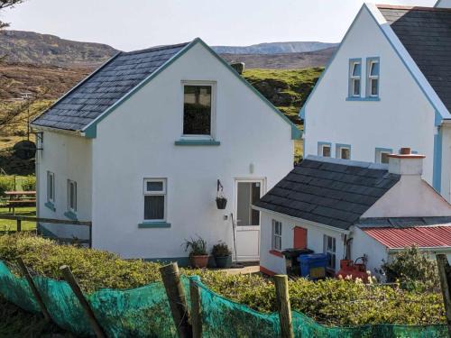 Donegal Apartment | An Teach Beag Glencolmcille, little home from home