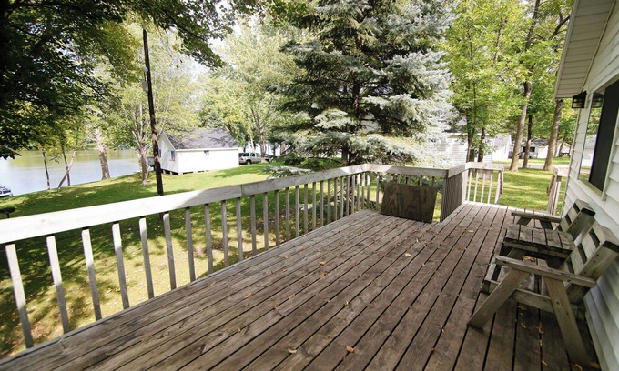 Richmond Cabin | Anchor's Away, a 3BR, 2BR, accessible cabin with jacuzzi tub and lake views