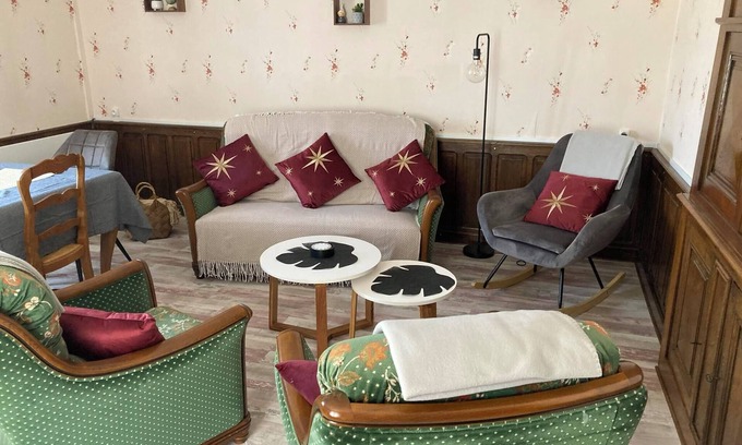 Pusy-et-Epenoux House | Ancienne Ferme Rénovée à 5 Minutes de Vesoul Avec Salle de jeu