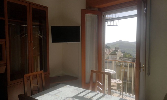 Regalbuto Bed & Breakfast | Ancient Portal Host Roberto