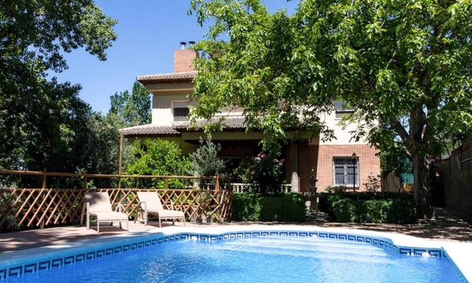 Niguelas Villa | Andalusian house with private pool, views and WiFi