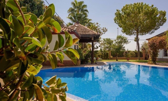 Ecija Villa | ★Andalusian Villa w/Pool, Garden & Barbecue★