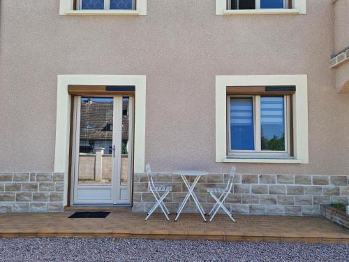 Lapalisse Apartment | Andrée
