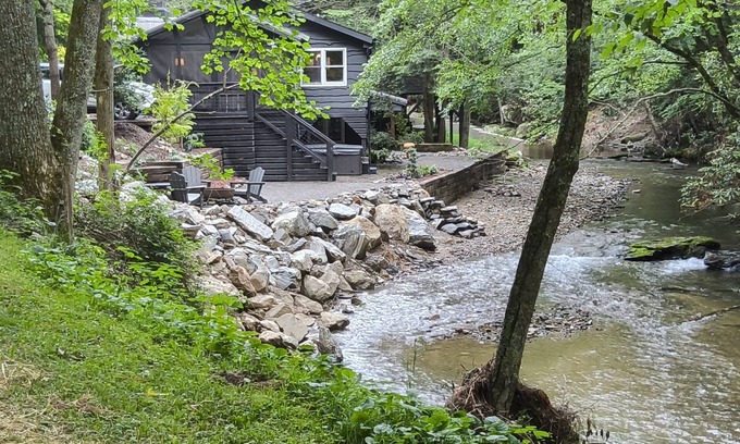 Boone Cottage | Anglers Cottage Fish off the deck Updated mountain cottage on the Middle Fork of the New River