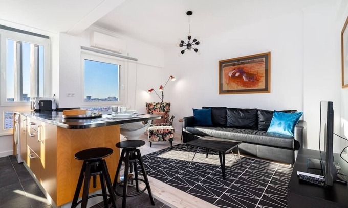 Penha de Franca Apartment | Anjos 10 View | New | AC | Elevator | Parking