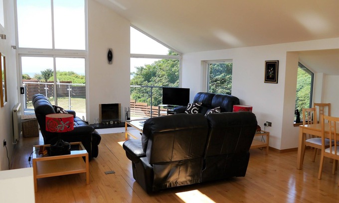 Portpatrick Cottage | Annapurna - a house that sleeps 8 guests in 4 bedrooms