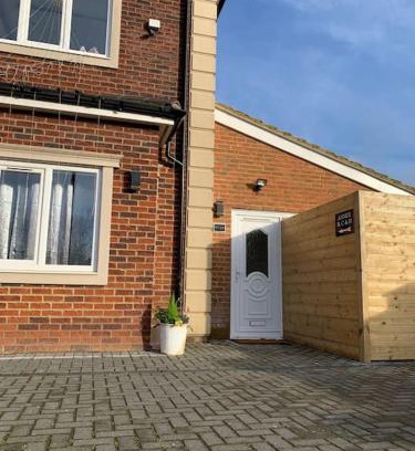 Beddington South Apartment | Annex D. One Bedroom flat in south London