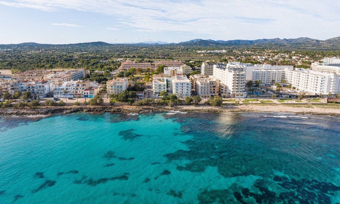 S'illot House | ANTIC 101 - Beautiful apartment facing the sea in s'Illot - Free Wifi