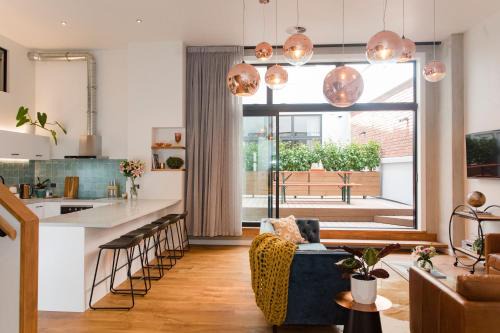 Auckland Central Business District Apartment | Anzac North Loft - 4 Bedrooms & 2 Free Car Parks