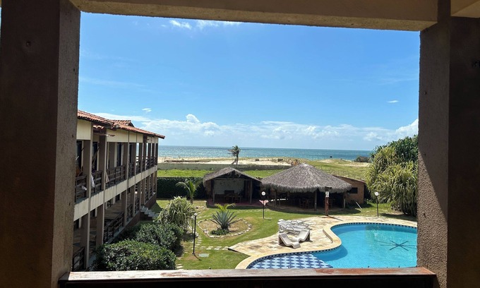 Taiba Apartment | Apê em Residencial com Piscina e em Frente pro Mar, a 100 m da Praia!