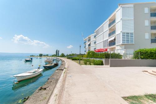 Omis Apartment | AP 6+2 in one of the most luxury building in Omis