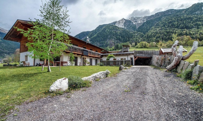 San Leonardo in Passiria Apartment | Apartment 'Scheiberhof' with Mountain View, Private Garden and Wi-Fi