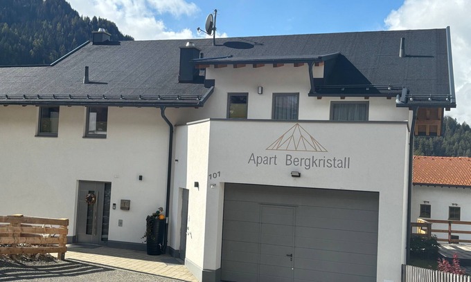Nauders Apartment | Apart Bergkristall - apartment max. 4 adults + 1 child 3 years, 2 separate bedrooms, terrace