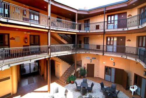 San Martin de la Virgen de Moncayo Apartment | Apartahotel La Corrala