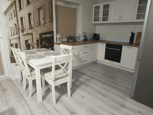Swidnica Apartment | Apartament pod Złotym Bocianem