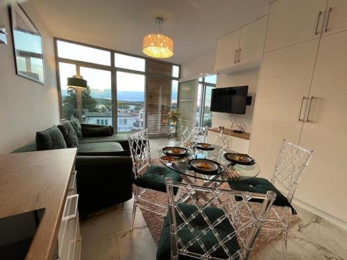 Charzykowy Apartment | Apartament Turystyczny z widokiem na jezioro