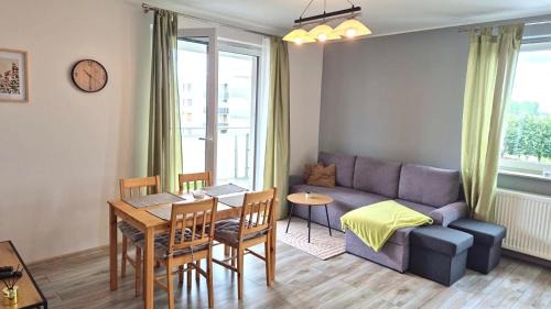 Wrzesnia Apartment | Apartament z balkonem -WiFi-Parking -przy A2
