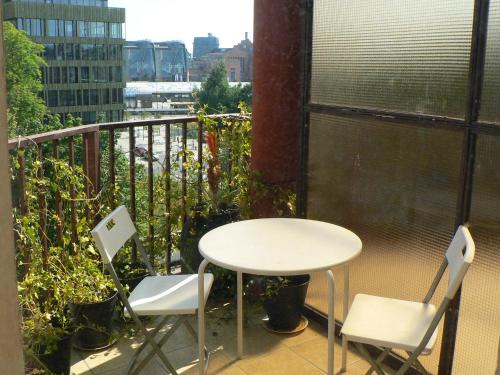 Srodmiescie Apartment | Apartament z widokiem na Teatr Wielki i EC1