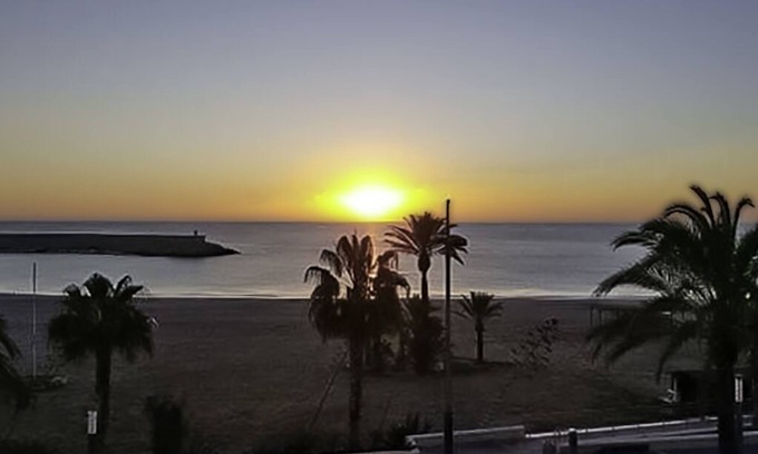 Carboneras Apartment | Apartamento a 10 Metros de Playa, Vistas Frontales al Mar. Carboneras. Cabo Gata
