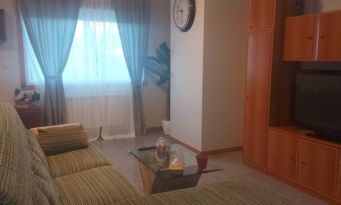 Mos Apartment | Apartamento a 10 Min. del Centro de Vigo, Ideal Para Conocer Galicia