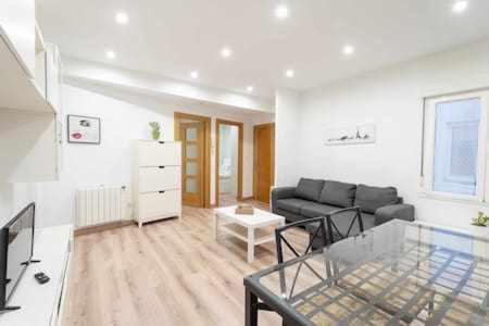 Distrito Llano Apartment | Apartamento Antonio Cachero VUT5323AS