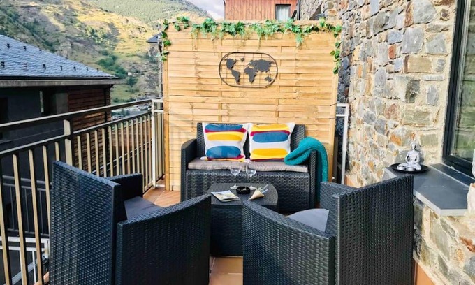 Canillo Apartment | APARTAMENTO CANILLO Wifi-Parquing free-Terraza HUT 5213