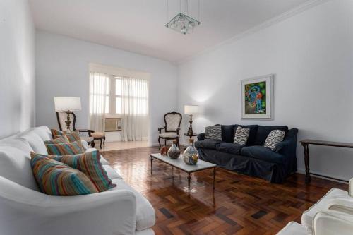 Copacabana Apartment | Apartamento Clásico com Ar, WIFI e Garagem