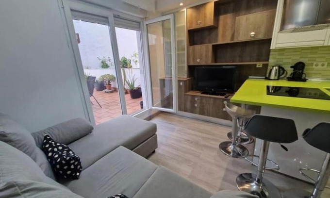 Distrito Llano Apartment | Apartamento con terraza y parking