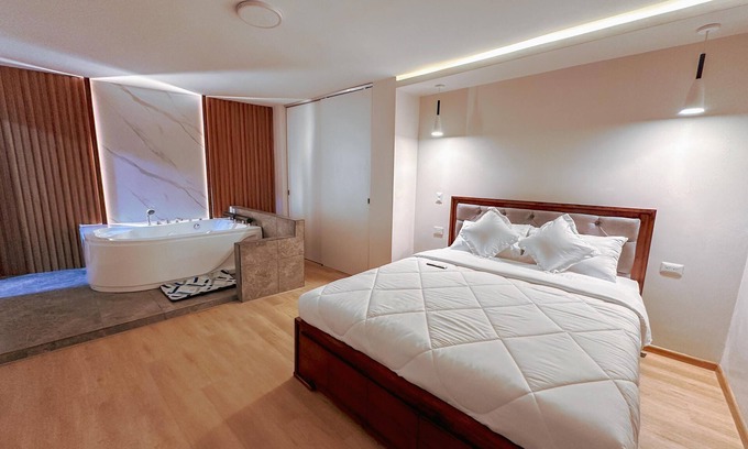 Banos de Agua Santa Apartment | Apartamento Moderno Ideal Para Familias, en el Centro de la Ciudad