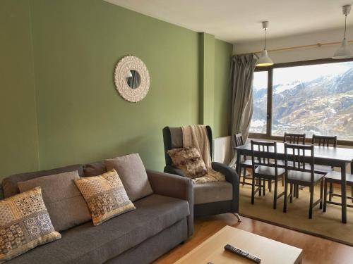 Soldeu Apartment | Apartamento en Soldeu a pie de pistas, wifi y parquin