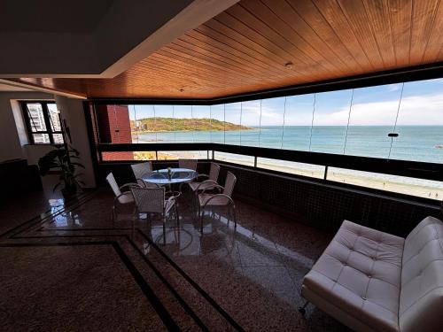 Praia do Morro Apartment | Apartamento Espaçoso com Vista Fabulosa para o Mar