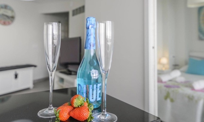 Mezquitilla Apartment | Apartamento Las Terrazas III Algarrobo by Ruralidays