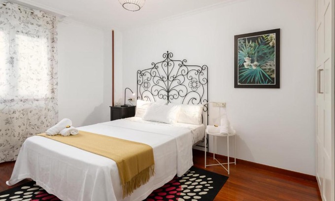 Distrito Llano Apartment | Apartamento Luisa Gijon