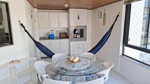 Centro Apartment | Apartamento na Praia Central, ideal para você e sua família