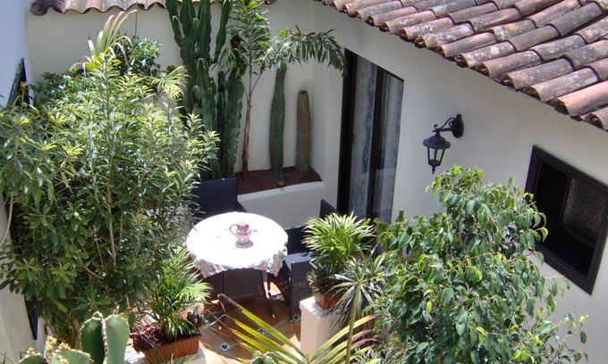El Guincho Apartment | Apartamentos Monasterio de San Antonio - adults only - Apartment no. 1